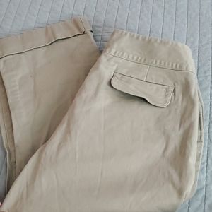 Women's 10 Petite Capri osage green.